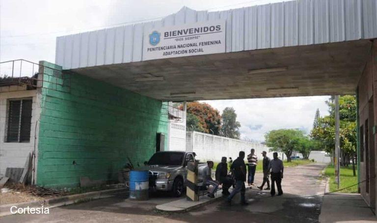 Absuelven a pandillera implicada en la muerte de 46 reclusas en Pnfas