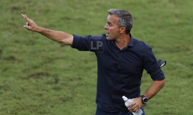 Pablo Lavallén no pudo vencer al Motagua y Real España por lo que tiene la tarea pendiente de ganar clásicos.