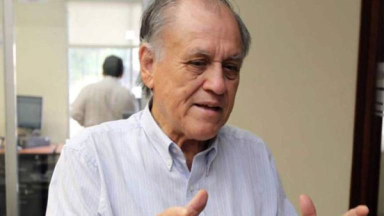 Chelato Uclés llevó a la Selección Nacional del Honduras a su primer mundial adulto en España 1982 y ha dirigido a los cuatro equipos denominados grandes del país.