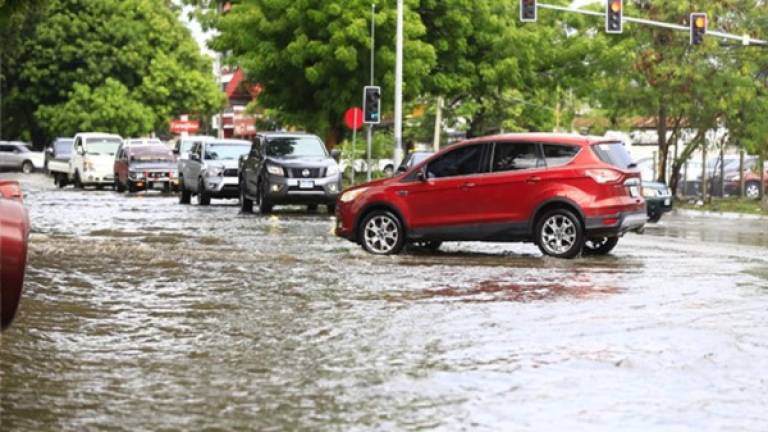 En horas del mediodía se reportaron inundaciones en algunos puntos de San Pedro Sula.