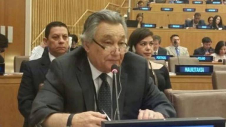 El Embajador Emérito, Roberto Arita Quiñónez murió este sábado.