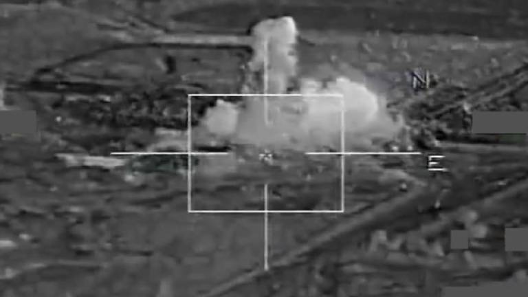 El Departamento de Defensa francés publicó esta imagen de los bombardeos llevados a cabo esta mañana en Siria contra ISIS.