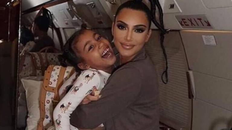Kim Kardashian ha sido criticada por las libertades que le da a su hija de North West.