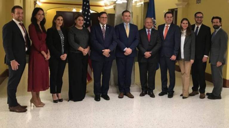 La comitiva de Honduras en la última reunión que sostuvieron en Washington con el subsecretario adjunto DHS, James McCament.