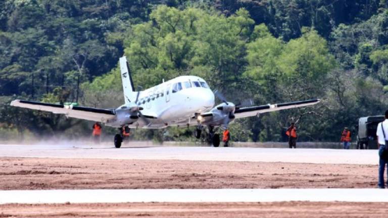 Actualmente solo vuelos chárteres llegan a la pista de Copán.