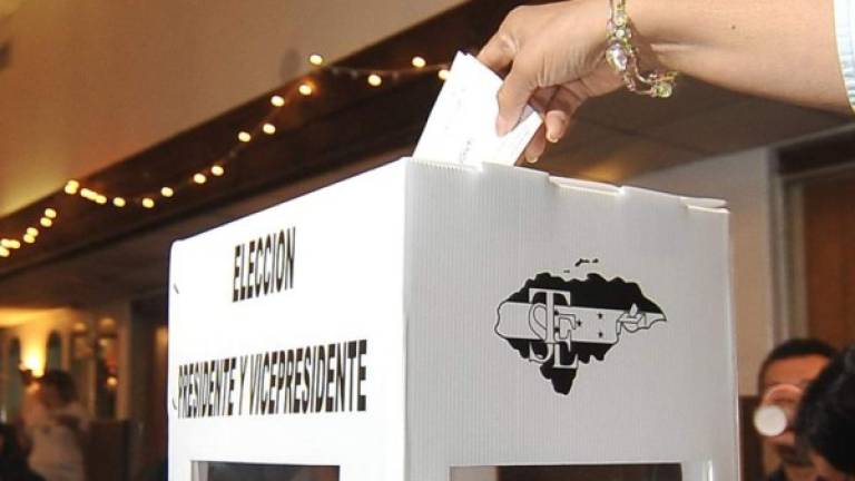 El Consejo Nacional Electoral (CNE) de Honduras convocó a elecciones primarias el 14 de marzo de 2021 para elegir a los candidatos para unos 2.590 cargos, entre ellos el de presidente, las cuales son previas a las generales de noviembre de ese año.
