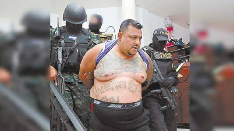 Carlos Álvarez Cruz, presunto cabecilla de la MS-13, cuando era capturado.