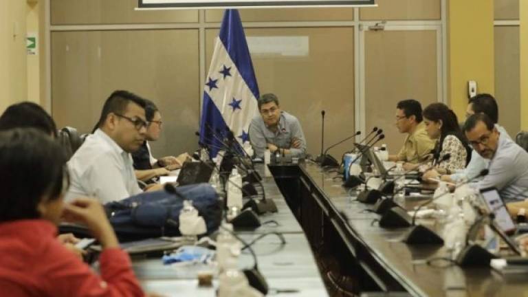 El presidente Juan Orlando Hernández se reunió con el gabinete económico.