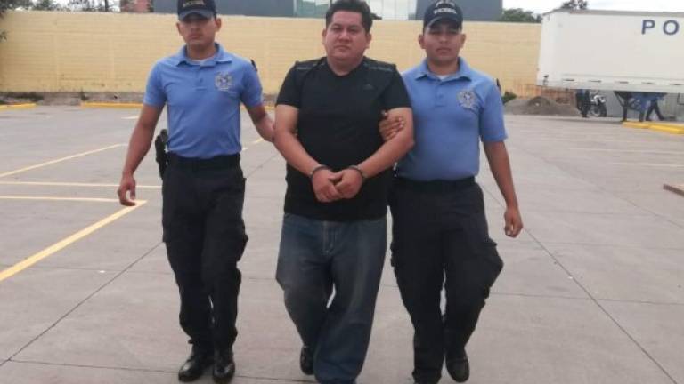 La Dirección Policial de Investigaciones puso a Marvin Molina a disposición del Juzgado de Letras Penal de la Sección Judicial de Tegucigalpa.