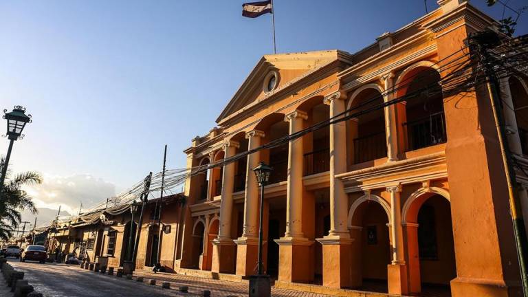 El Palacio Municipal es una de las edificaciones cuya construcción data del año 1735, parte del patrimonio de Comayagua que espera crecimiento del turismo con la apertura del Aeropuerto Internacional de Palmerola.