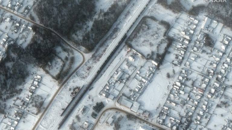 Imágenes satelitales del campamento de las tropas rusas en la frontera ucraniana. EEUU advirtió que Putin desplegará otros 100,000 soldados en los próximos días.