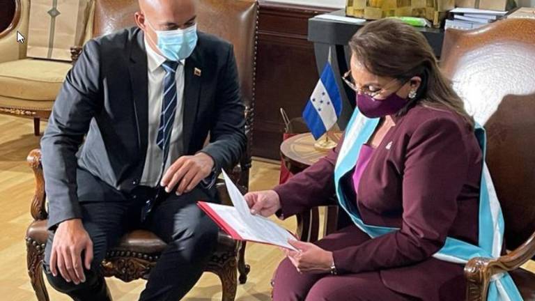 Félix Plasencia fue recibido por la presidenta Xiomara Castro.