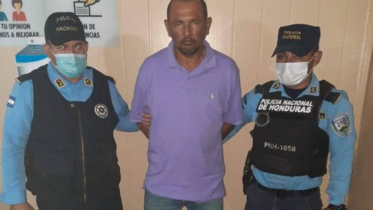 El detenido fue identificado como Jimi Alxander Mendoza (30).