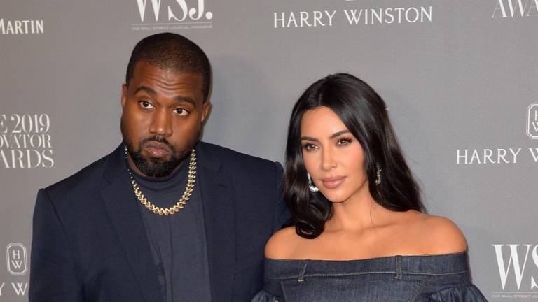 Kanye West reveló que Dios quiere que esté junto a Kim Kardashian y pronto superarán las adversidades del matrimonio para volver a ser una familia.