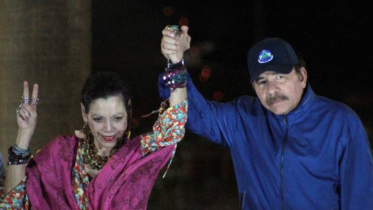 Ortega y Murillo buscan la reelección en unas elecciones sin rivales tras el encarcelamiento de los candidatos opositores.