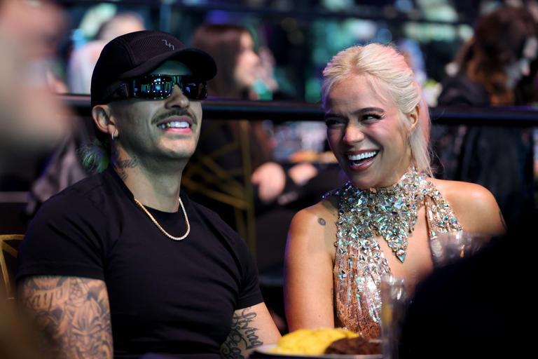 Karol G presume romántica foto junto a Feid y deja claro que ya no quiere a Anuel AA