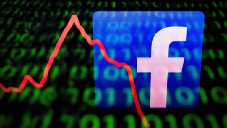 Pese a la reducción de sus ganancias. Facebook espera capear la tormenta y limpiar su imagen.