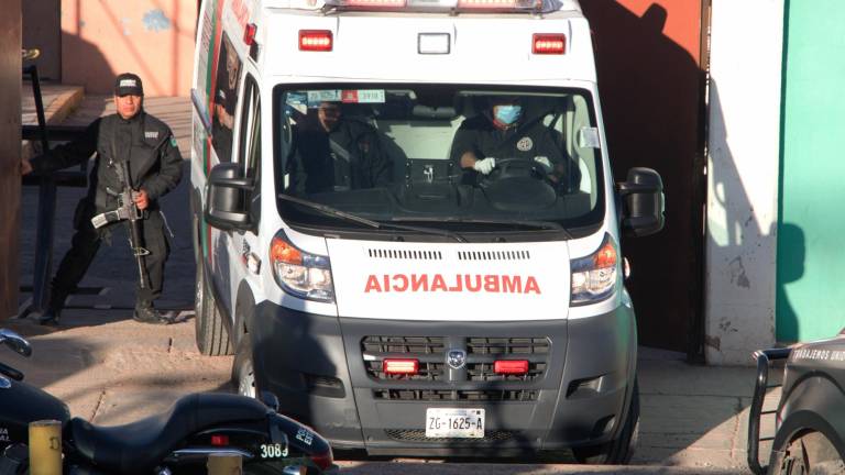 Ambulancia que llega al sitio de un enfrentamiento en el estado de Zacatecas. EFE