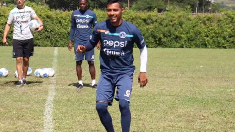 El fichaje de Bayron Méndez ha sido cuestionado por un sector de los aficionados de los azules. Foto Facebook Fútbol Club Motagua.