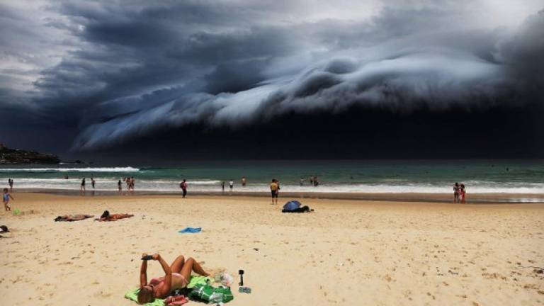 Una fotografía de una especie de 'tsunami' de nubes en Australia ganó el primer premio de la categoría 'Naturaleza'. Fue tomada por la fotográfa Rohan Kelly.
