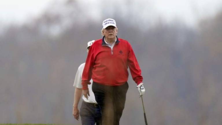 La Organización Trump, que posee una veintena de clubes de golf, respondió en un comunicado que la decisión de la PGA significa una ruptura de un contrato legal.