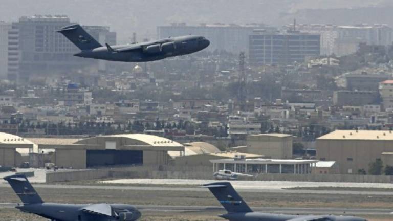 Hoy partieron los últimos aviones militares con las tropas estadounidenses tras varios días de evacuación en el aeropuerto de Kabul.//AFP.