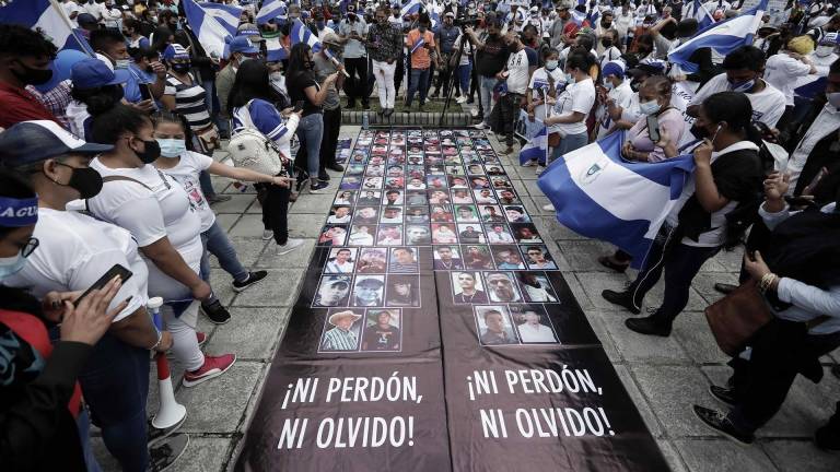 Nicaragüenses exiliados protestaron en Costa Rica contra la reelección de Ortega.
