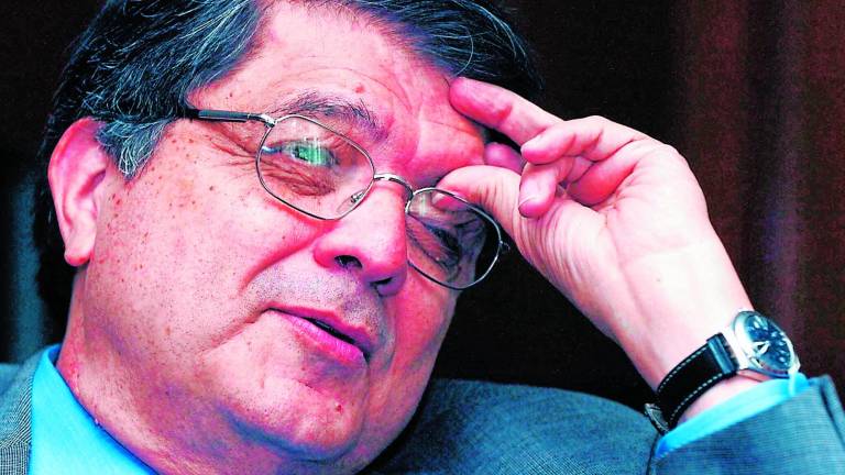 El escritor nicaragüense Sergio Ramírez durante una entrevista en Bogotá.