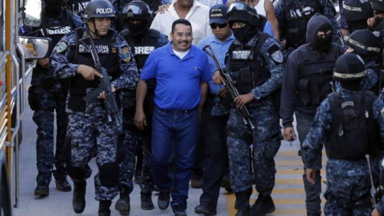 José Velásquez alcalde de Sulaco, se mostró sonriente al llegar a Tegucigalpa.