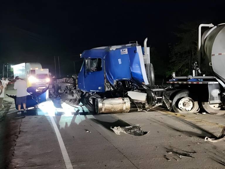 Choque entre rastra, camioneta y moto deja tres muertos en Ocotepeque