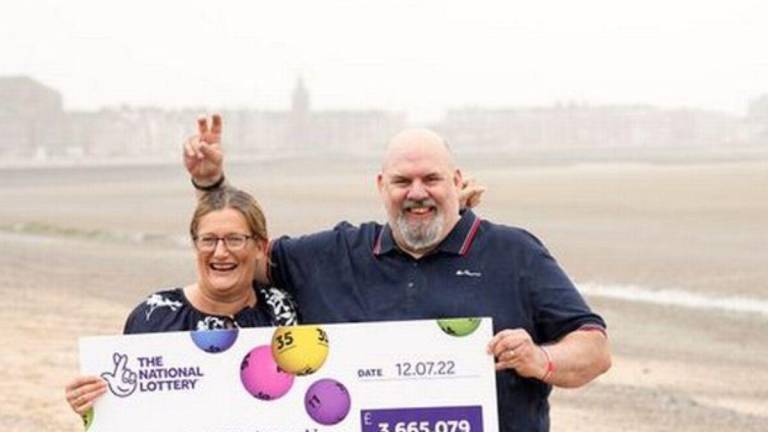 Helen y Lee Kuchczynski los esposos que ganaron la lotería del Reino Unido.