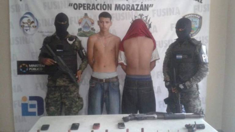 Melvin Abrán Paguada y un menor de edad fueron detenidos en la coloniaRivera Hernández.