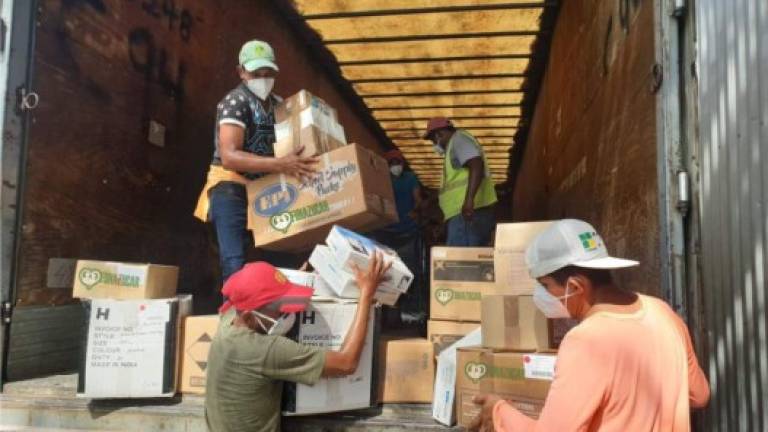 La Fundación de la Agroindustria Azucarera (Funazucar) sigue respaldando a sus comunidades y en esta ocasión distribuye dos contenedores de suministros médicos.