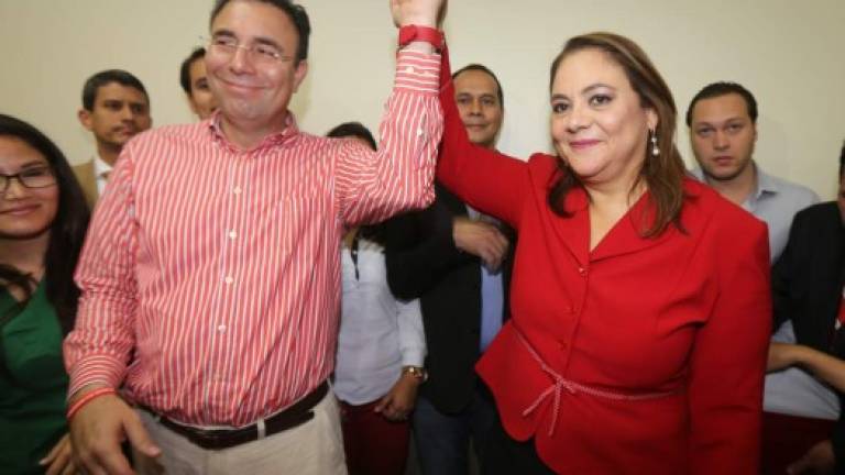 Luis Zelaya y Gabriela Núñez sellaron su unidad días después de las elecciones primarias.