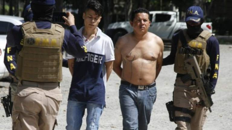 José Antonio Alvarado, a la derecha, fue capturado en la Gran Central y Jeanmarco Nájera, izquierda, en La Lima.