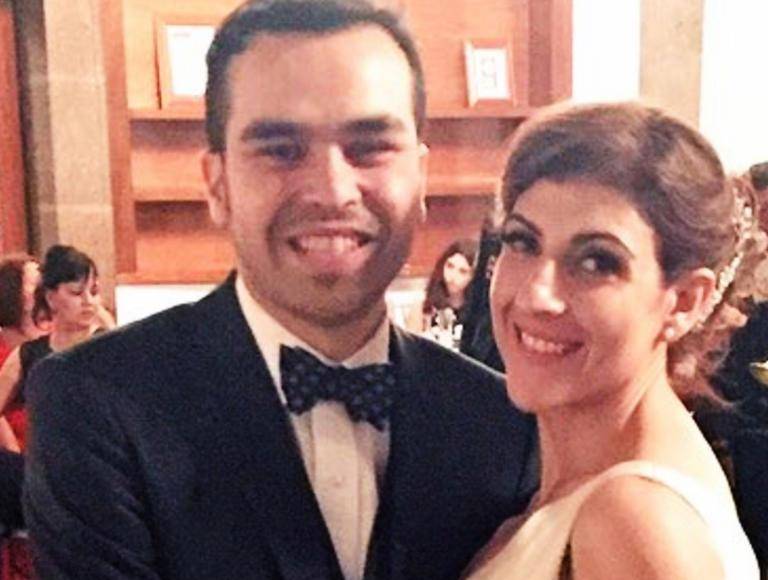 Antes de conocer a Sarah, Maynez estuvo casado con la actriz mexicana Karina Gidi<b>.</b>