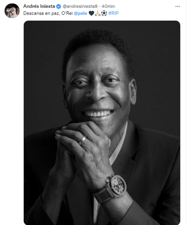 “Descansa en paz, O’Rei”, señaló Iniesta en un mensaje difundido a través de las redes sociales, acompañado de una imagen del astro brasileño. 