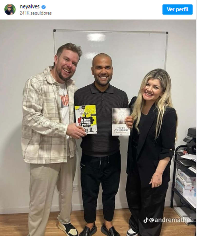 Y ahora, gracias a su hermano mayor Ney, Alves reapareció en las redes sociales desde hace muchísimo tiempo.