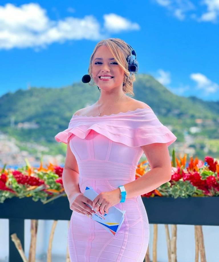 Erika Williams cautivó durante las transmisiones del Día de Independencia de Honduras en su 202 aniversario.