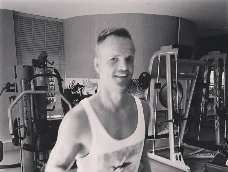 Tras confirmarse la muerte del excampeón del boxeo, su hermano se pronunció a través de sus redes sociales sobre la trágica muerte de Besar Nimani.