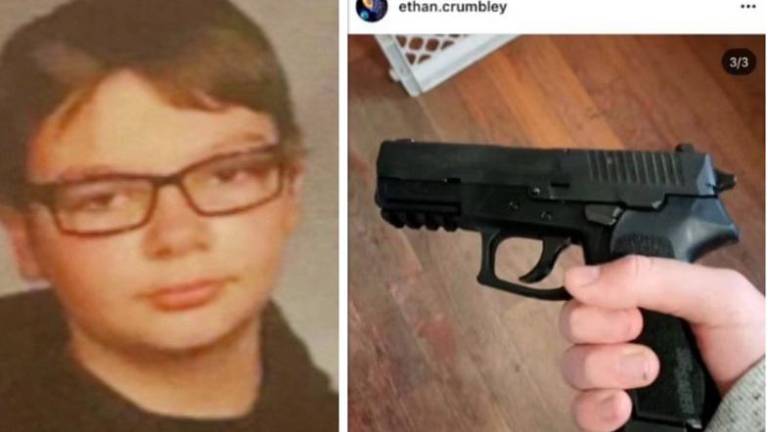 El adolescente fue identificado como Ethan Crumbley, de 15 años, quien pocos días antes del tiroteo había presumido una pistola en su cuenta de Instagram.