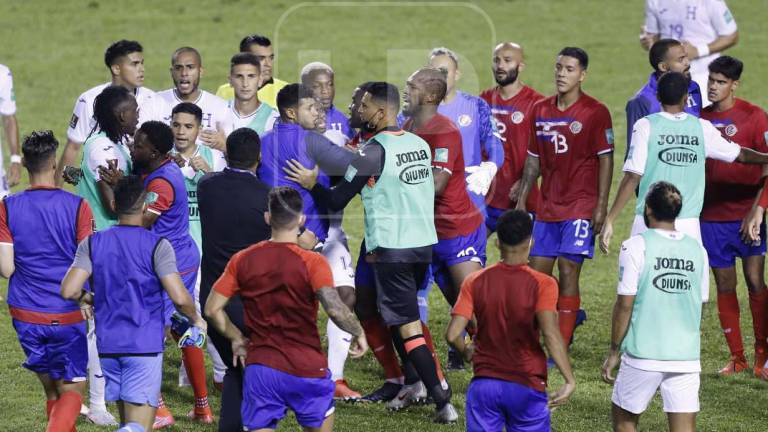 Honduras y Costa Rica no se hicieron daño y el empate no le favorece a ninguna de las dos selecciones.
