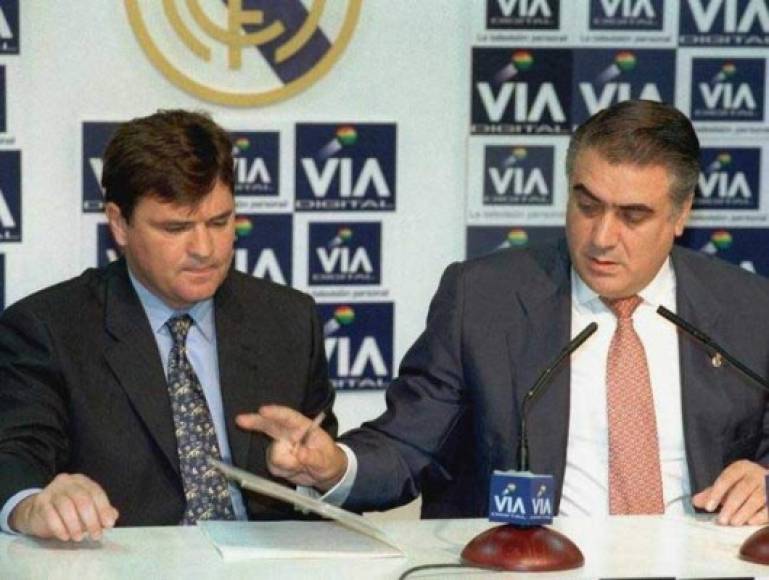 José Antonio Camacho: En verano de 1998, firmó por el Real Madrid, pero únicamente duró en el puesto 22 días. Seis años después volvió al banquillo del clib blanco.