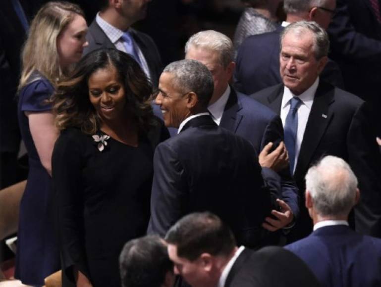 Lo cierto es que Bush y Michelle mantienen una amistad muy sólida y así lo demuestran en los diversos eventos públicos en los que han coincidido tras su paso por la Casa Blanca.
