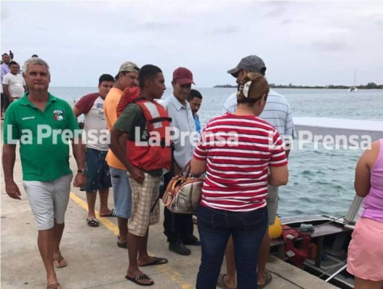 En las operaciones de rescate también participaron personal del parque marino de Roatán y rescatistas de Belice.