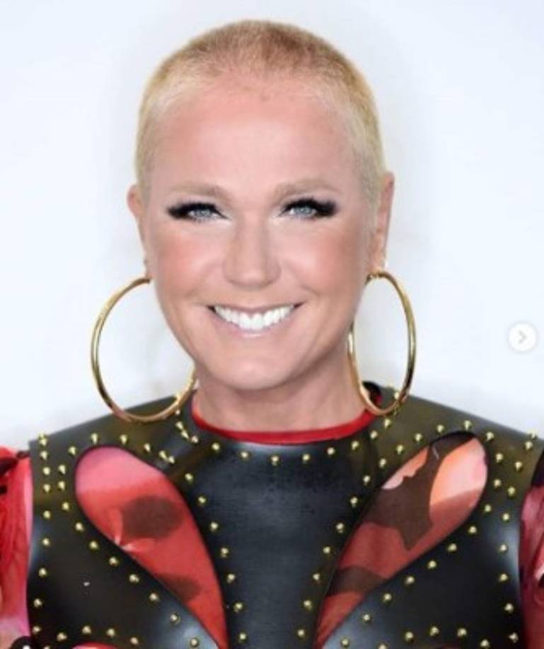 'Amé. Te amo, mamá', se limitó a escribir por su parte Sasha, quien es modelo y cuenta con 6,6 millones de seguidores en la red social antes mencionada.