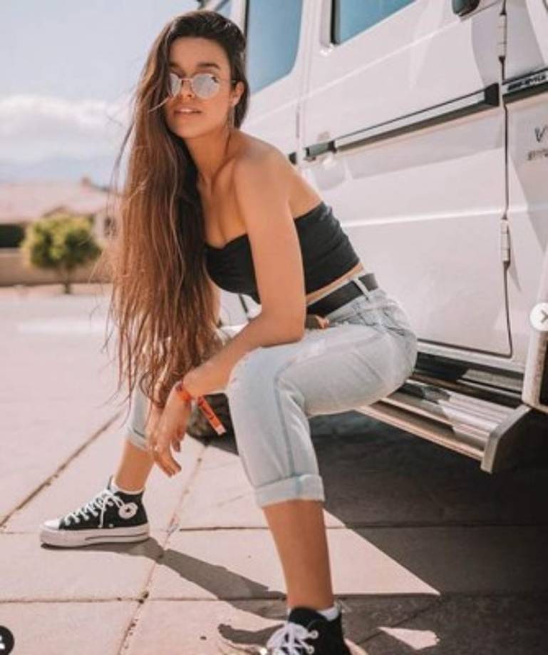 Marta,es la nueva novia del jugador Reguilón del Real Madrid. La chica cuenta con apenas 18 años de edad.