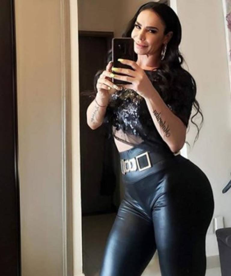 En el amor la actriz se encuentra muy bien actualmente, pero ha vivido momentos dolorosos como cuando en el mes de enero rompió en llanto luego de recordar a su expareja, Mauro Riveros en el programa Ventaneando de quien se había separado hace unos meses, incluso confesó que sigue siendo el amor de su vida.