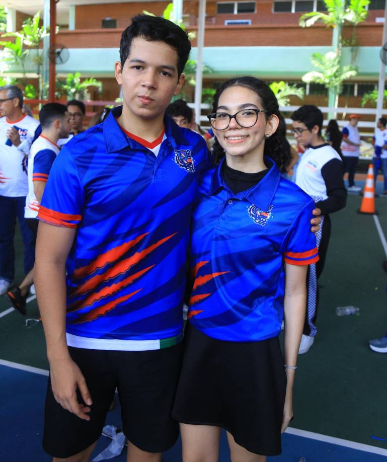 Douglas Muñoz y Ariana Paz