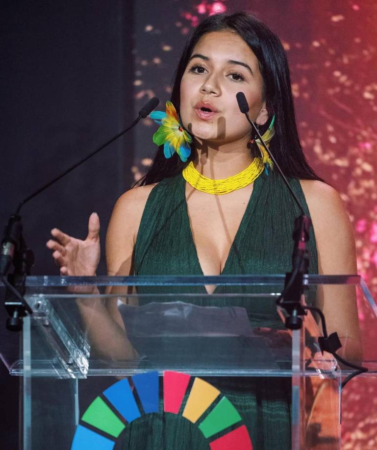 Gualinga ha representado a su comunidad en eventos globales como la Conferencia de las Naciones Unidas sobre el Cambio Climático (COP). Su trabajo ha sido reconocido por diversas organizaciones, y ha colaborado con líderes ambientales de todo el mundo para promover la sostenibilidad y la justicia climática.